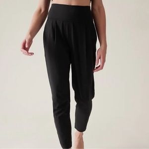Athleta Elation Pant - XL - Black Jogger Powervita Breathable #533562 - Like New